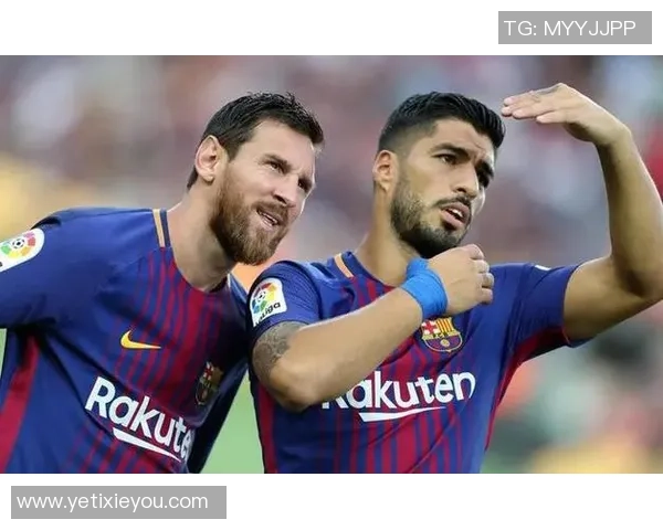 挑战极限！带你走进足球卡实体店的拆卡之旅，探索藏品背后的精彩故事